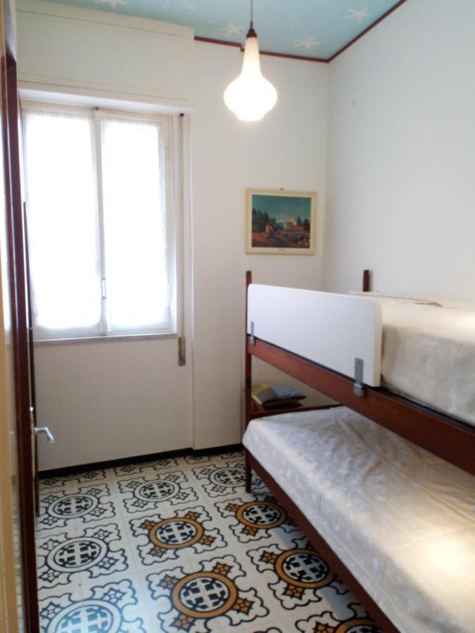 Casa Di Claude Con Posto Auto Apartment Finale Ligure Bagian luar foto