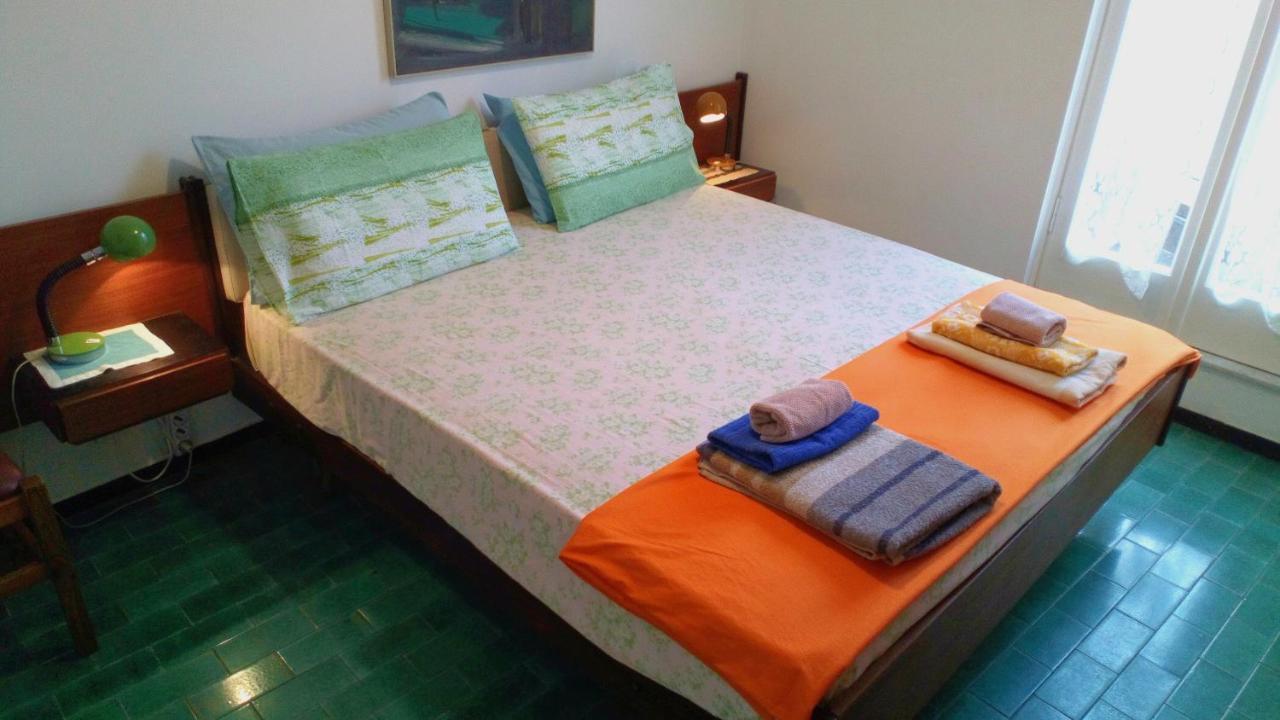 Casa Di Claude Con Posto Auto Apartment Finale Ligure Bagian luar foto