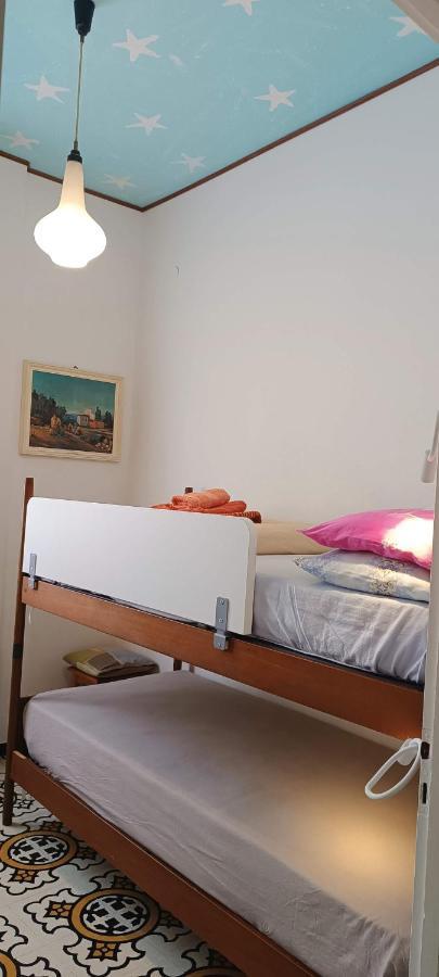 Casa Di Claude Con Posto Auto Apartment Finale Ligure Bagian luar foto
