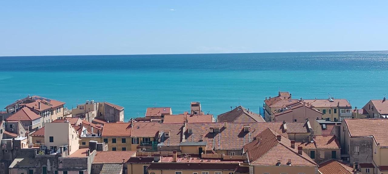 Casa Di Claude Con Posto Auto Apartment Finale Ligure Bagian luar foto