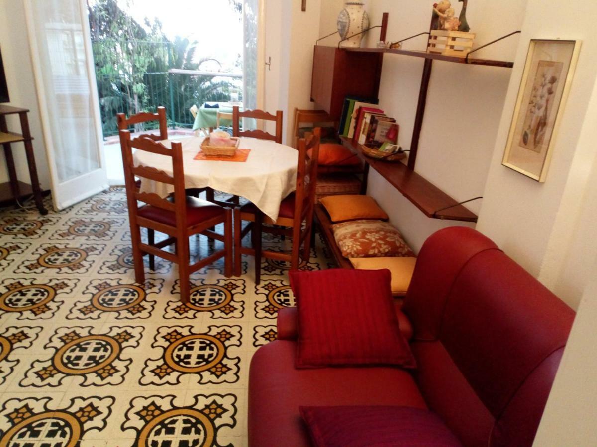 Casa Di Claude Con Posto Auto Apartment Finale Ligure Bagian luar foto