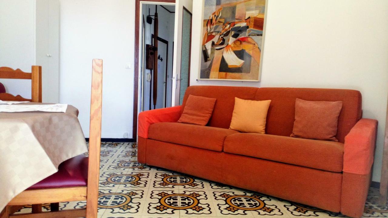 Casa Di Claude Con Posto Auto Apartment Finale Ligure Bagian luar foto