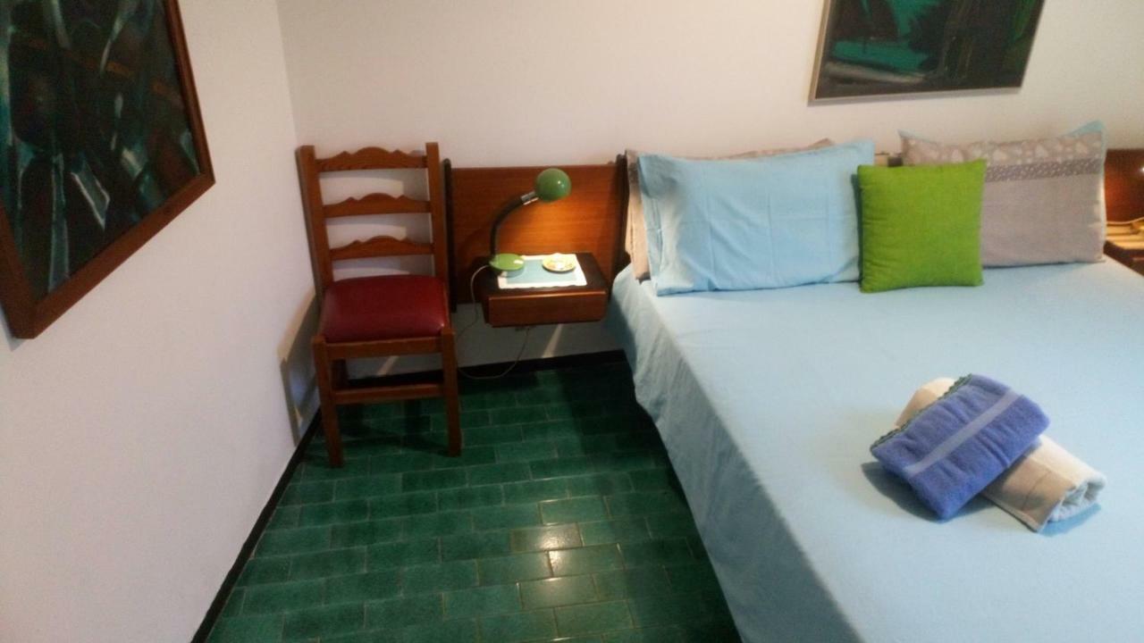 Casa Di Claude Con Posto Auto Apartment Finale Ligure Bagian luar foto